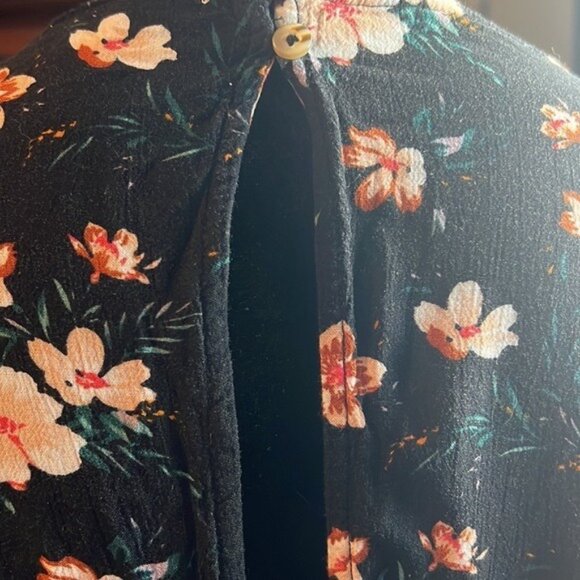 American Eagle Outfitters Floral Black Wrap Dress Tie Back & Keyhole Detail S - Picture 3 of 5